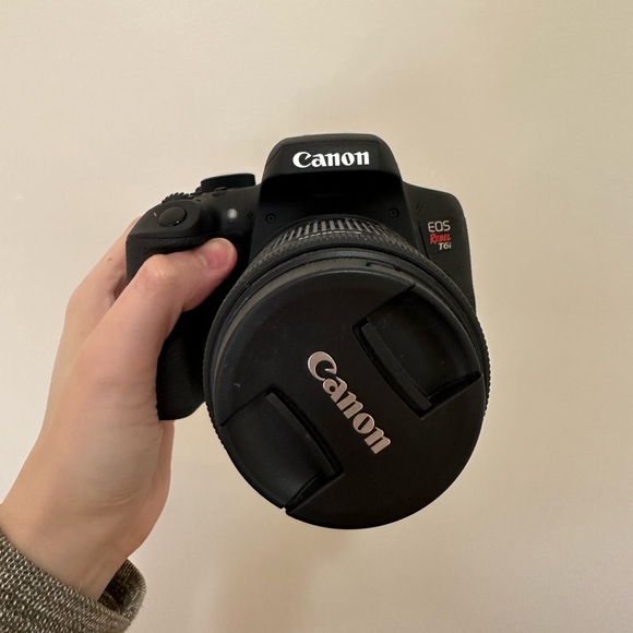 Canon EOS Rebel T6i with 18-55 mm lens (USED, LIKE NEW QUALITY) - Picture 2 of 9